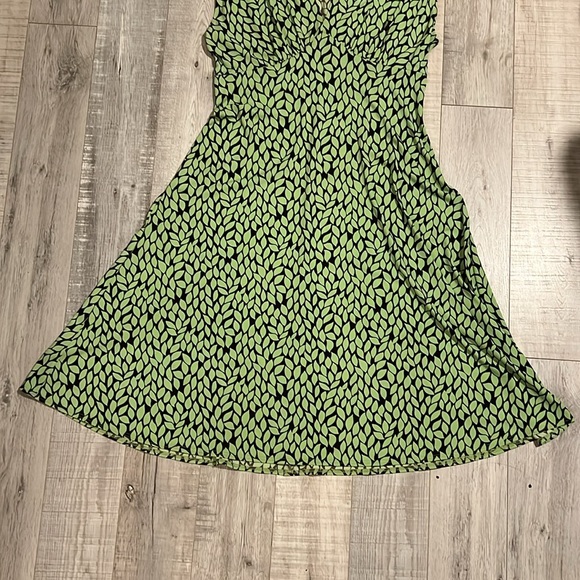 London Times Green Leaf Dress - Picture 9 of 11